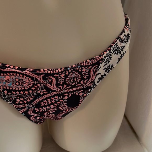 $35 - Anthropology Gypsy 05 Sand Reversible swim bottom MIX & MATCH - Picture 3 of 5